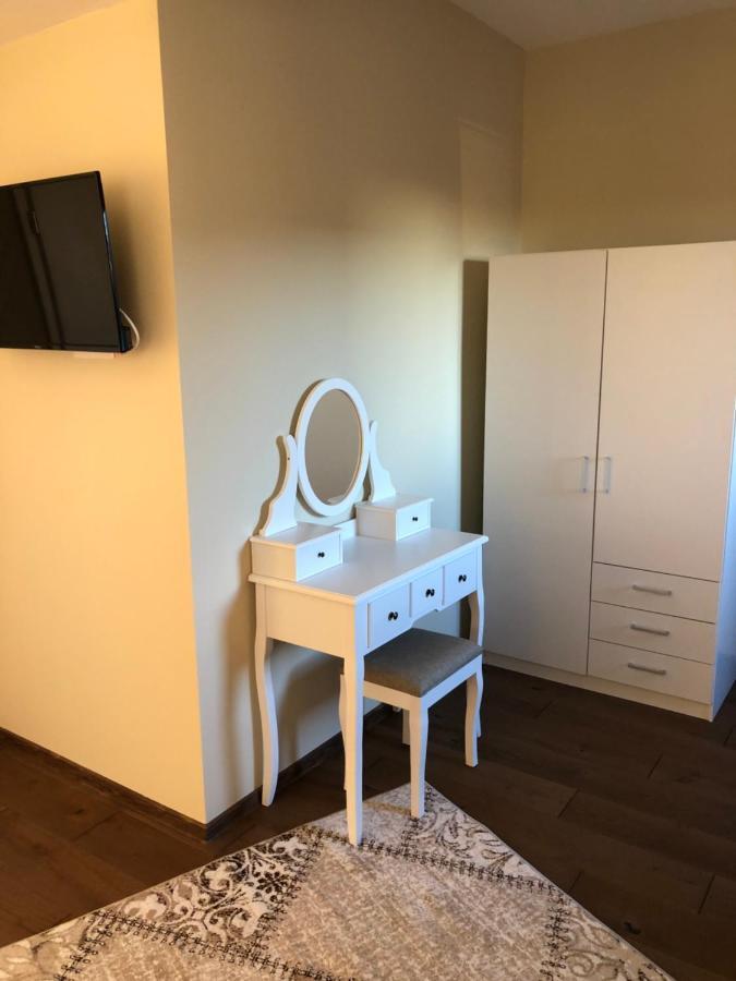 Aleria De Piatra Aparthotel Piatra Neamţ Екстериор снимка