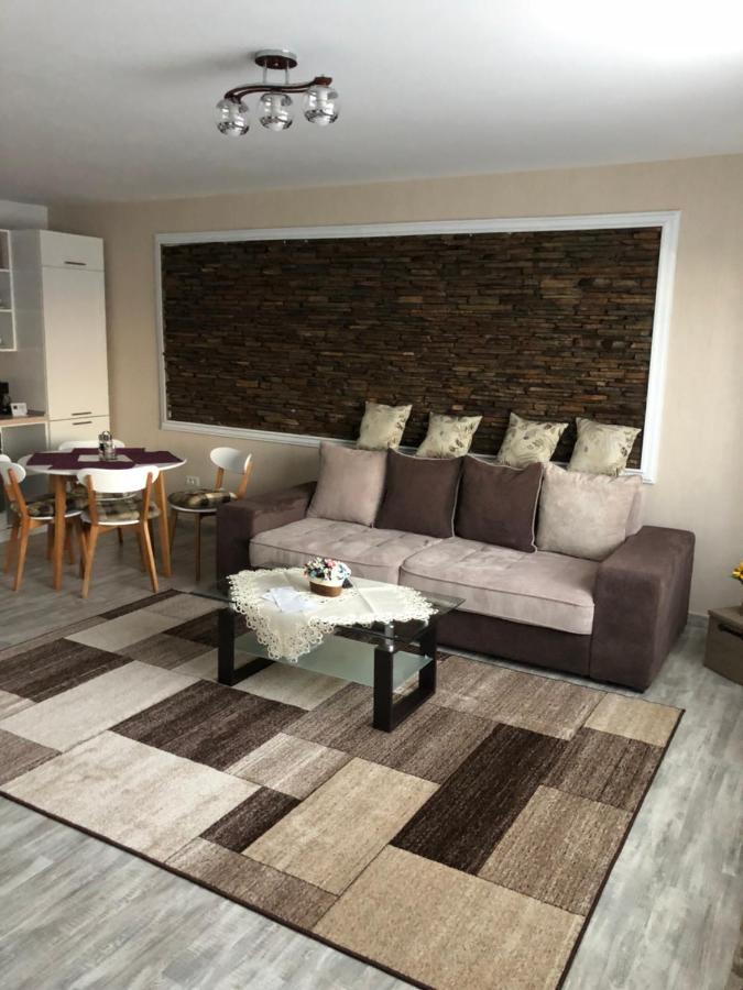 Aleria De Piatra Aparthotel Piatra Neamţ Екстериор снимка